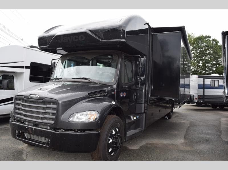 Pete's RV Center Expands Jayco Seneca Inventory, Bolstering Options for New England RV Buyers