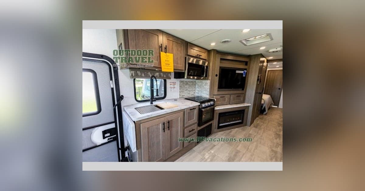 Outdoor Travel's Model Year-End Clearance Offers Ontario RV Buyers and Renters Affordable Options