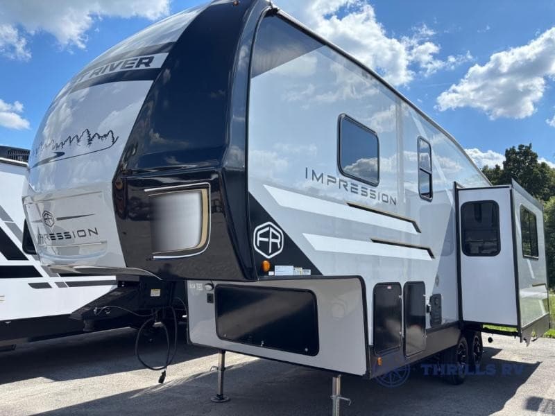 Thrills RV Expands Inventory with Spacious Heritage Glen 356QB Fifth Wheel for Family Campers
