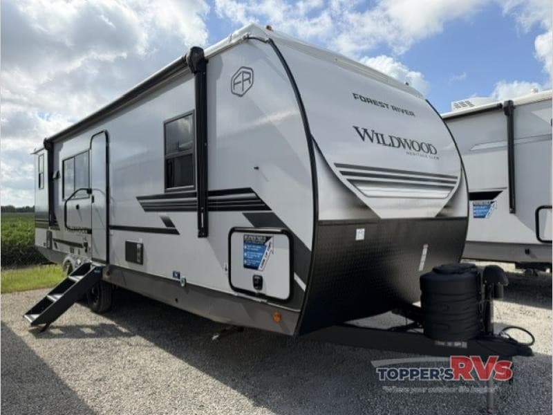 Topper's RVs Expands Heritage Glen Camper Inventory with Lightweight Options for Texas Travelers