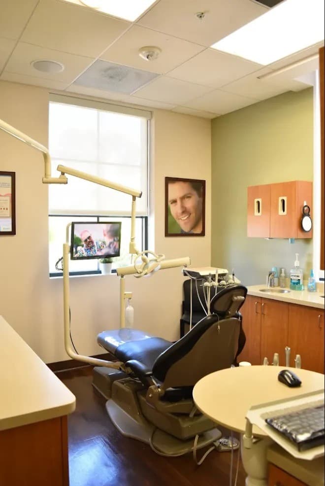 San Diego Dental Practice Expands Cosmetic and Restorative Services Under Dr. Raymond Wright III